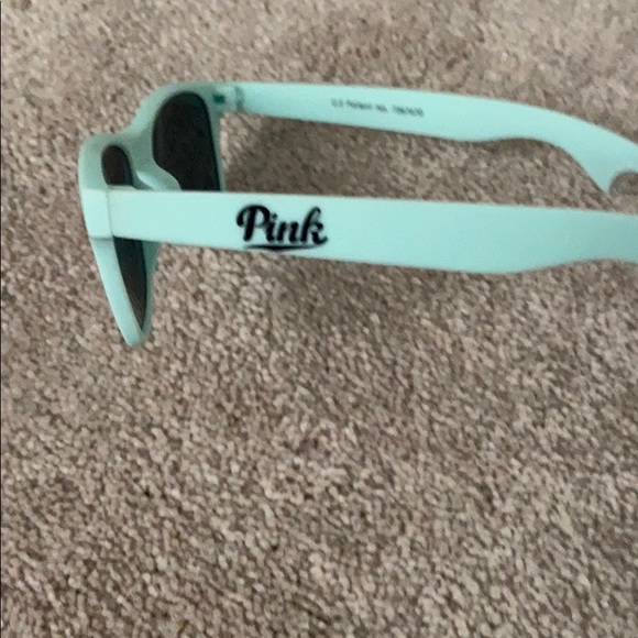 VS Sunglasses w/bottle opener at ear - Picture 4 of 4